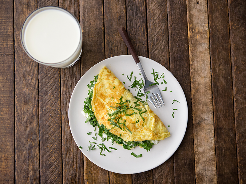 Omelet with Herbed Cottage Cheese and Spinach